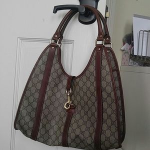 🌺100% Authentic Gucci signature hobo bag🌺